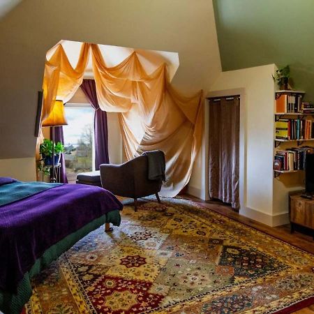 Centrally Located With Lake Views Burlington Dış mekan fotoğraf