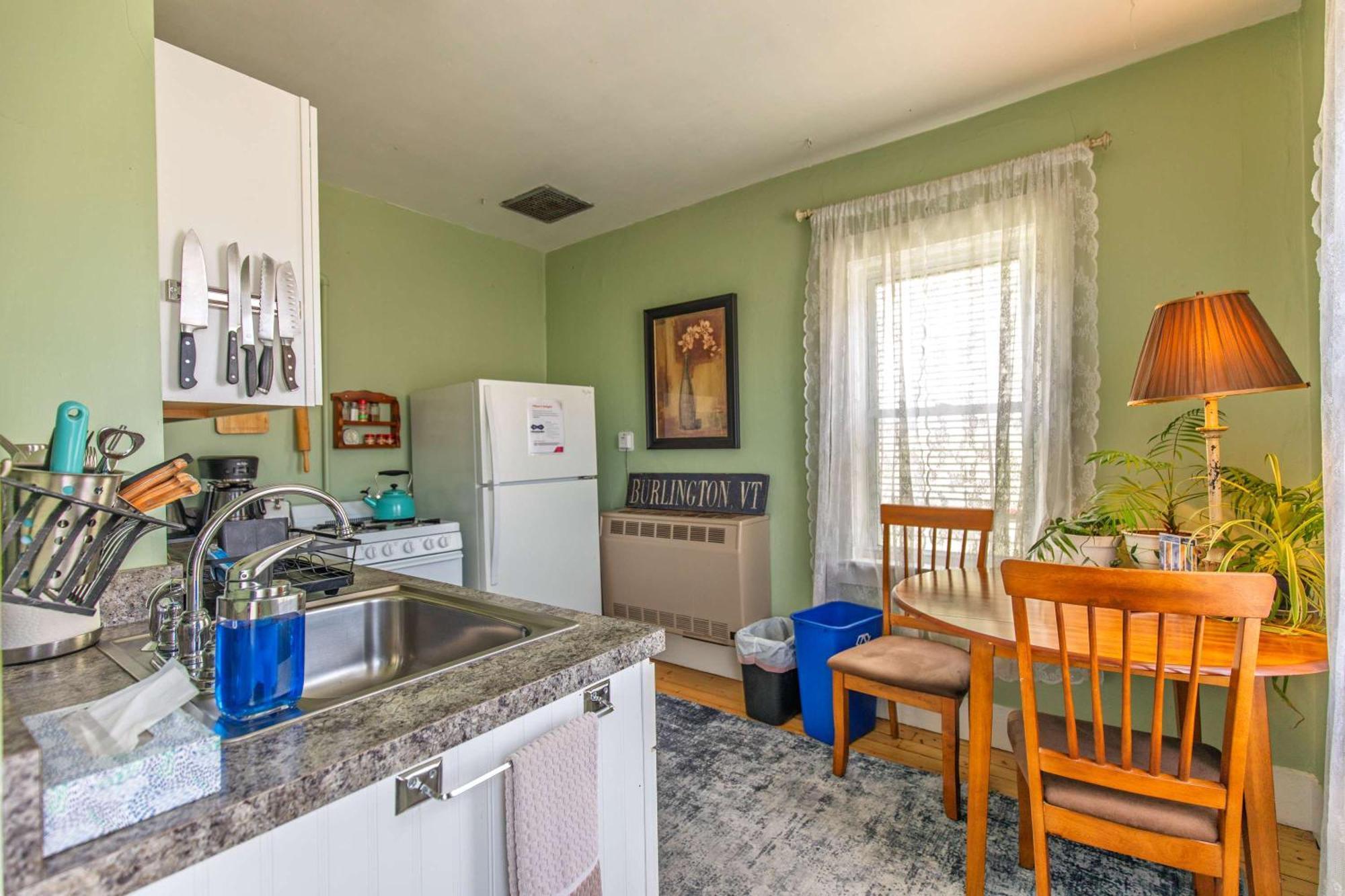 Centrally Located With Lake Views Burlington Dış mekan fotoğraf